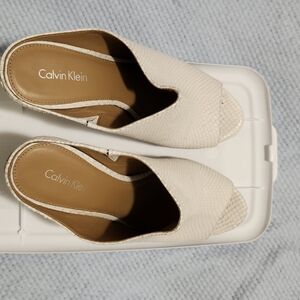 Calvin Klein Women's Textured Cream Mules